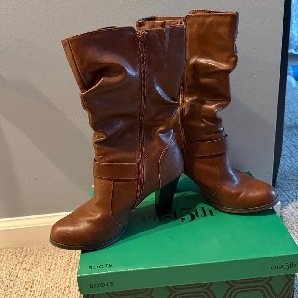 East 5th Women's Tan Slouch Heeled Boots - Picture 2 of 5